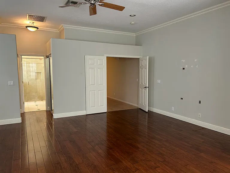 8192 NW 42nd St — Photo 12
