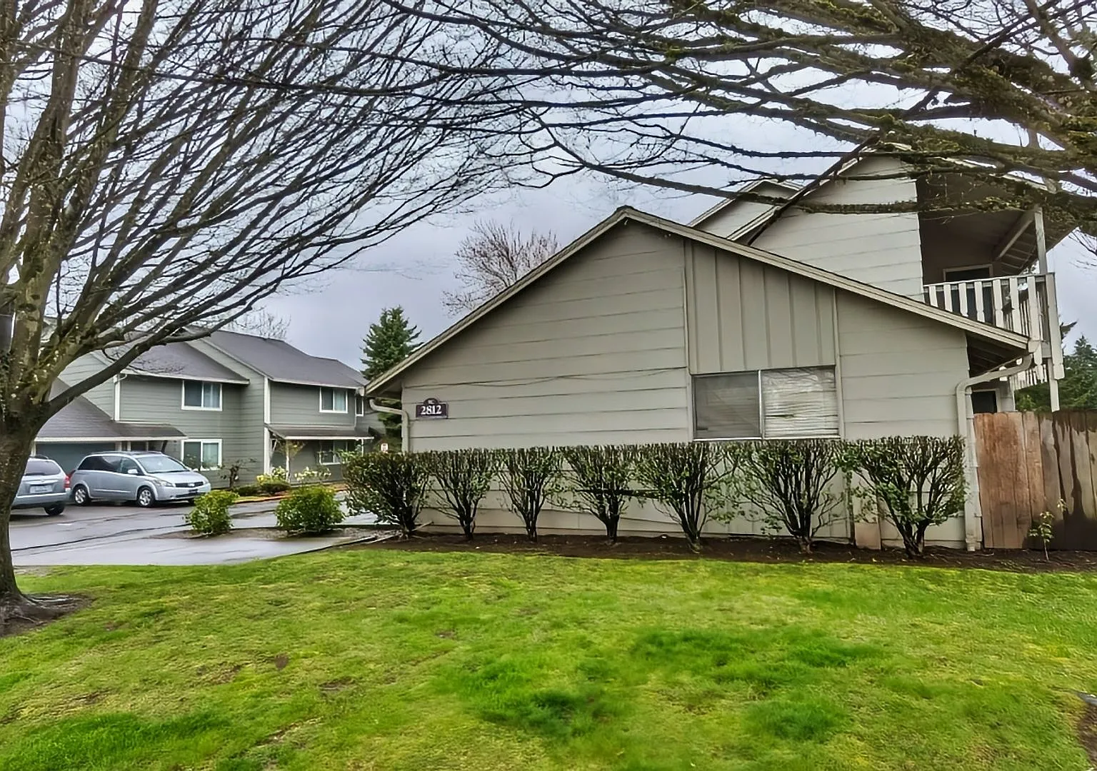 Royal Crest Townhomes — Photo 4