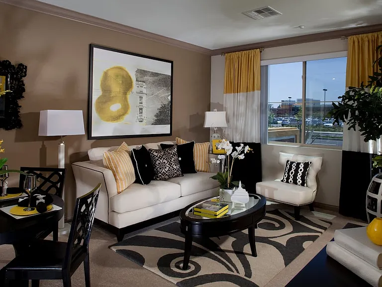 Phase I Classic Package I Living Room