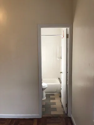 Rented by Sun Realty New York Inc | media 6