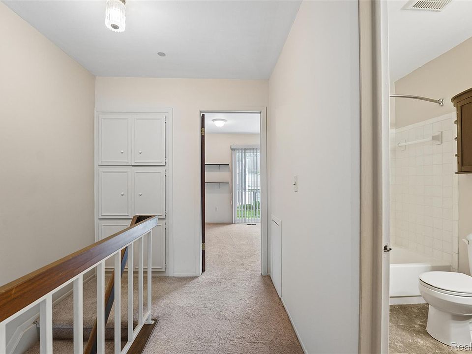 131 Manor Way #1, photo 11