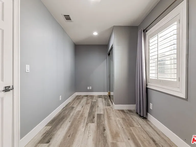 1112 S Highland Ave — Photo 28