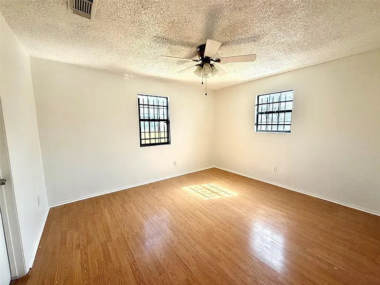 710 Fields St — Photo 10