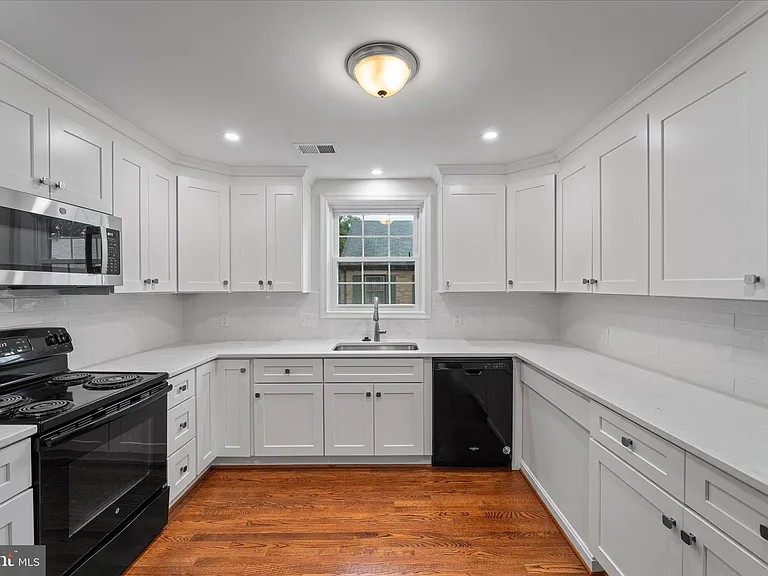 3885 Chain Bridge Rd — Photo 10