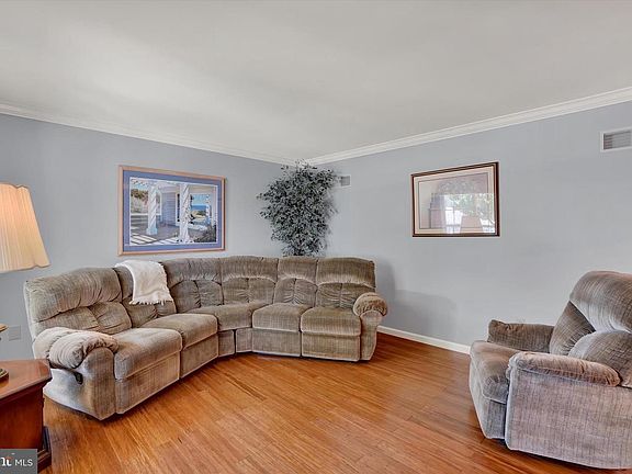 2nd image of 139 Furlong Way
