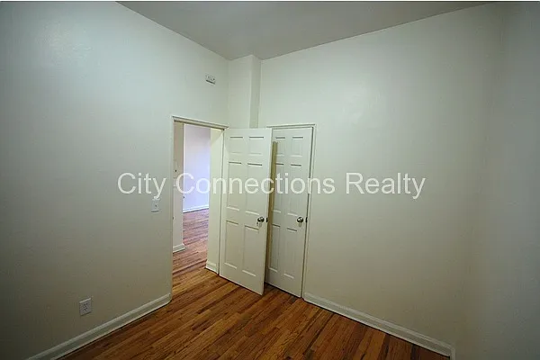 Rented by City Connections Realty | media 15