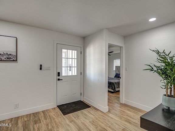 4th image of 1725 W MITCHELL Drive