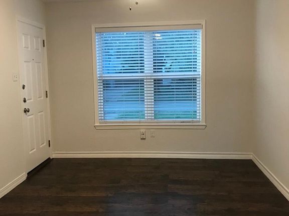 3rd image of 621 Robinson St APT 4