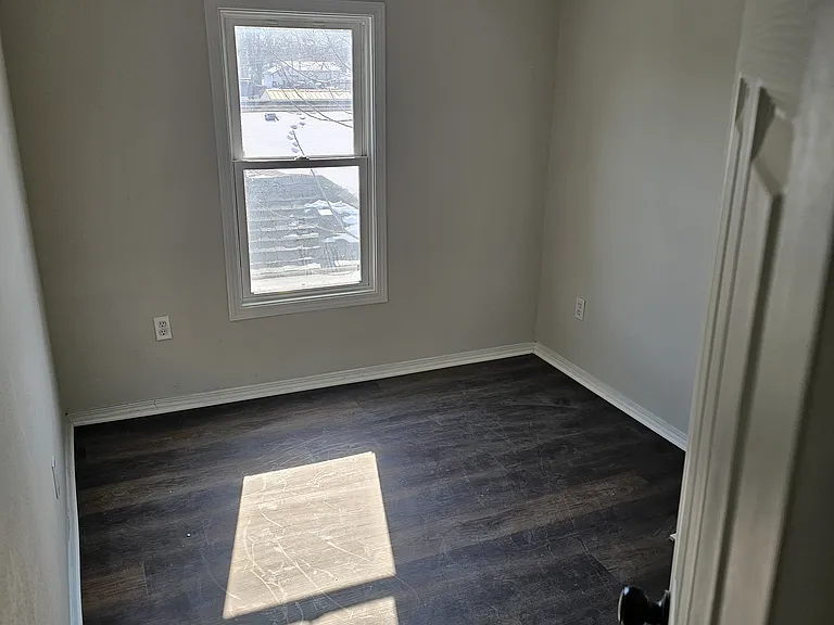 2213 Noble St #B — Photo 2