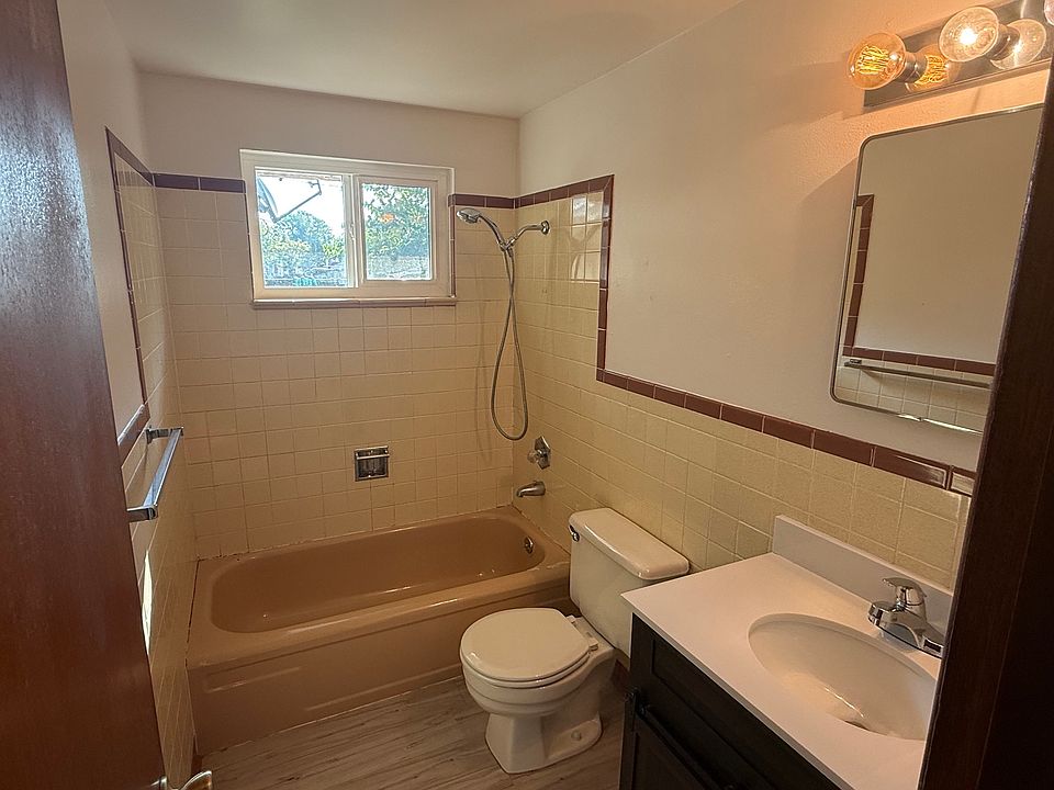 1st image of 1112 Judson St