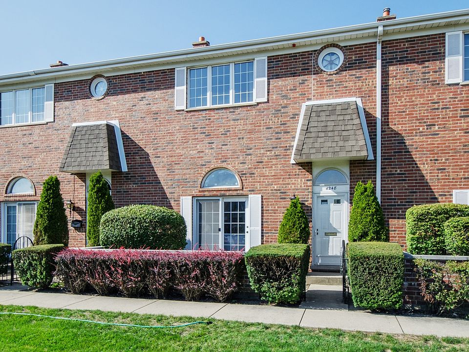1st image of 4248 W Touhy Ave