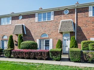 4248 W Touhy Ave, Lincolnwood, IL 60712
