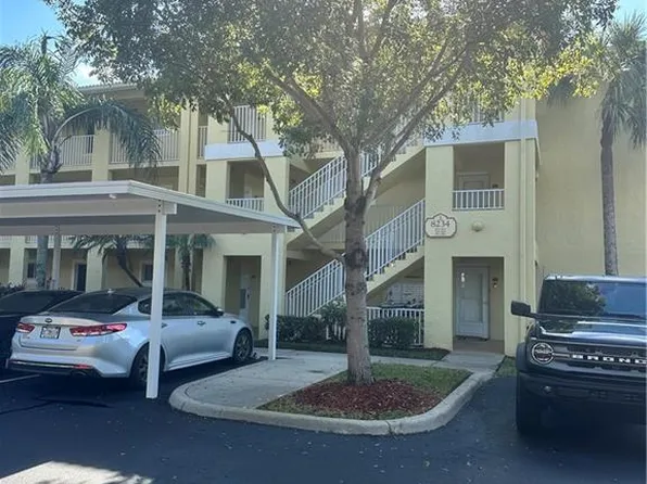 8234 Key Royal Cir APT 513, Naples, FL 34119