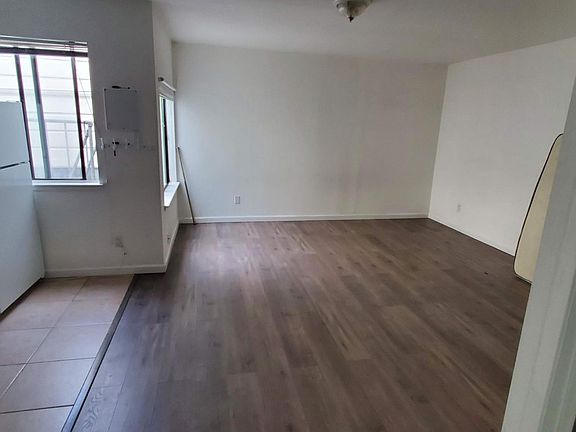 4th image of 1407 Gough St #11