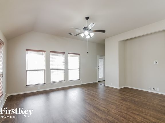 2nd image of 205 Bayberry Dr