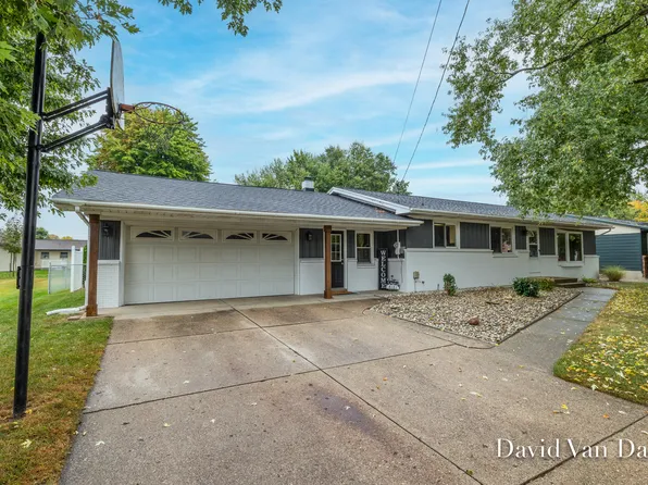 4181 18th St, Dorr, MI 49323