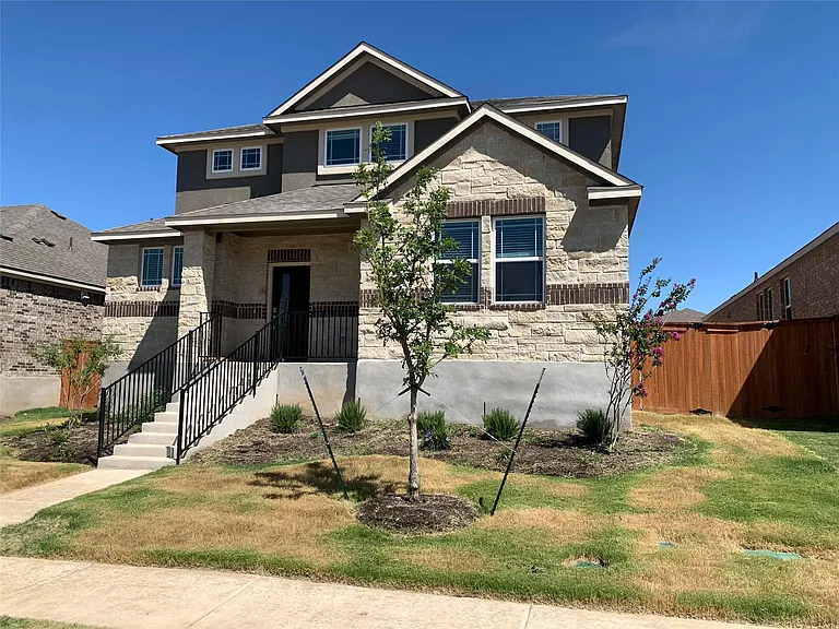 2913 Sage Ranch Dr — Photo 2