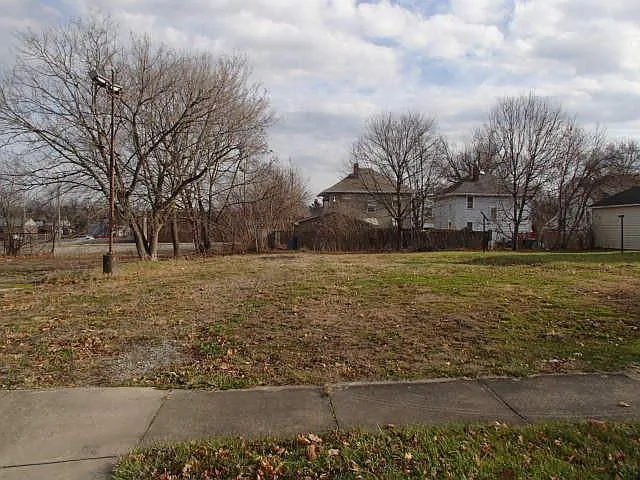 23 Milton Ave photo 1