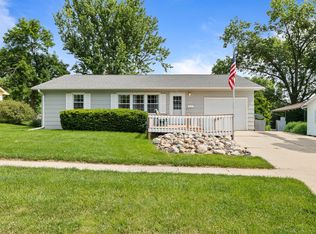 121 E Oneil Dr, Ames, IA 50010