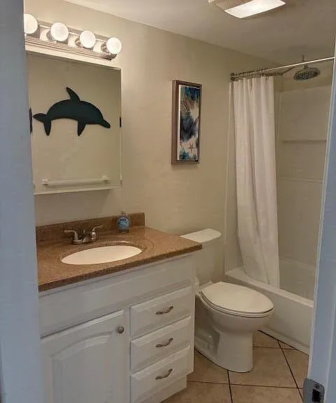 689 NE 6th Ct #404 — Photo 34