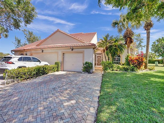 2nd image of 7694 Coral Lake Dr