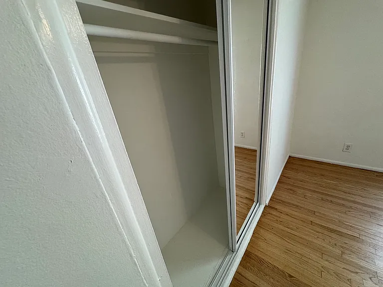 902 Alandele Ave #902 — Photo 44