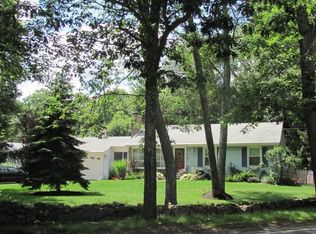 3 Austin Dr, Cumberland, RI 02864