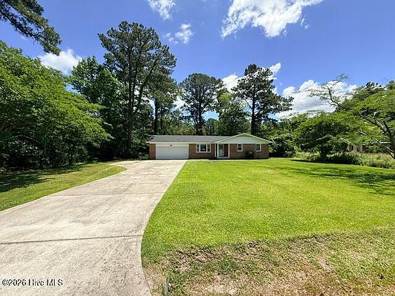 4th image of 409 Hardy Avenue