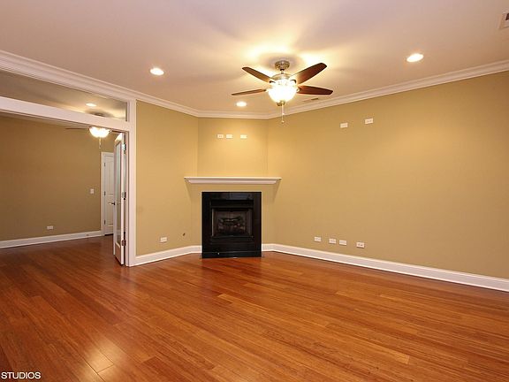 5th image of 1437 N Sedgwick St APT 1E