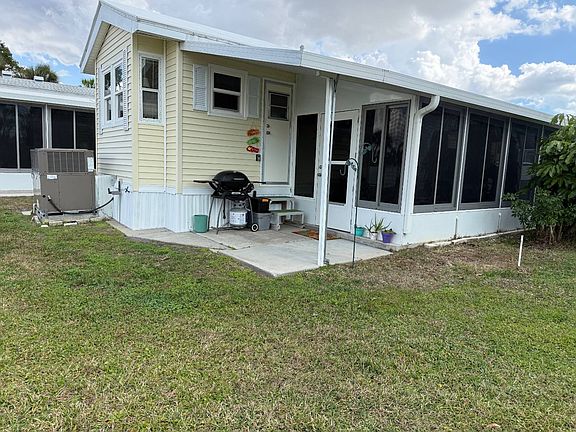 3rd image of 42 Crown Point Dr