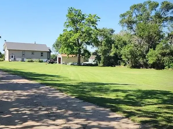 1220 Avenue V, Sterling, KS 67579