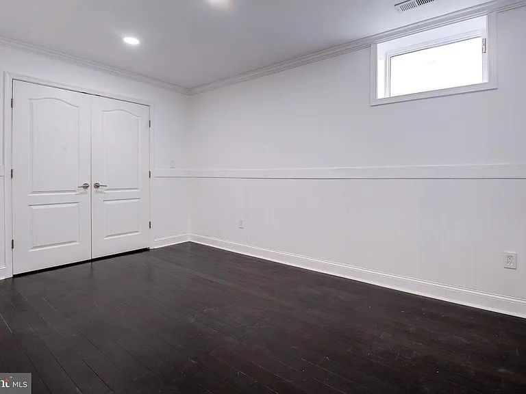 1628 Great Falls St — Photo 14