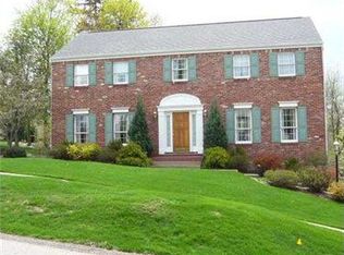 10199 Woodbury Dr, Wexford, PA 15090
