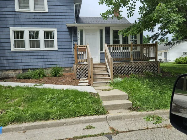 313 Hickory St, Pewaukee, WI 53072