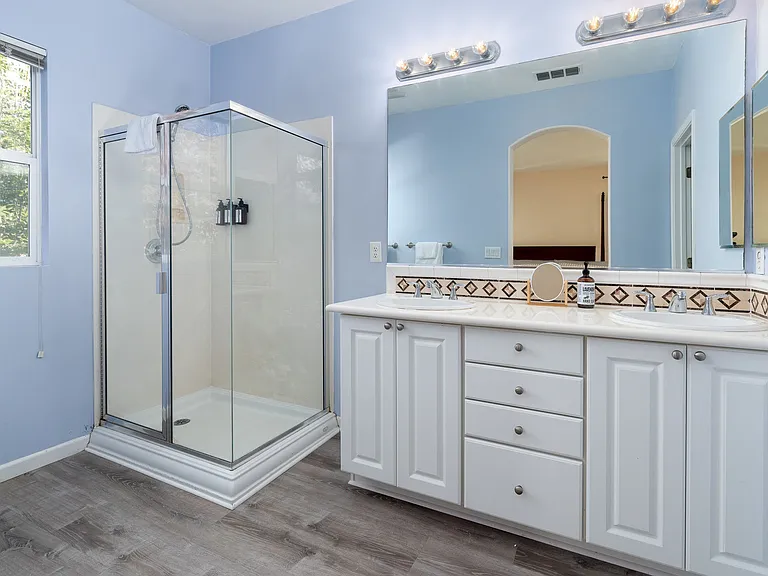 Heritage Cir — Photo 2