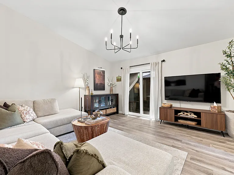 2230 Cypress Landing Dr — Photo 7