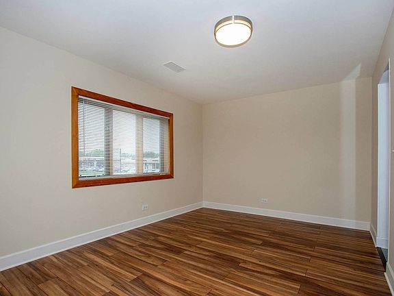 5th image of 9335 Landings Ln Unit 201
