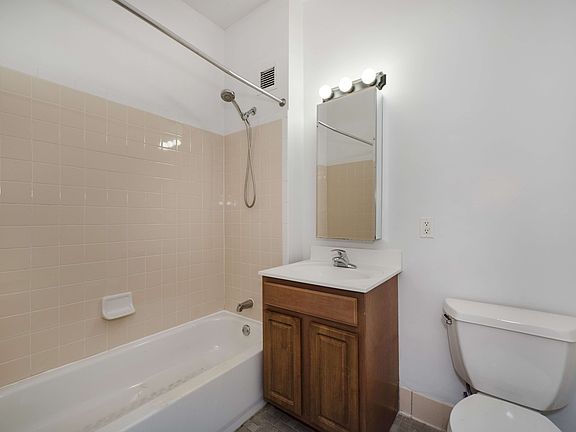 5th image of 88 Beaver St #7K