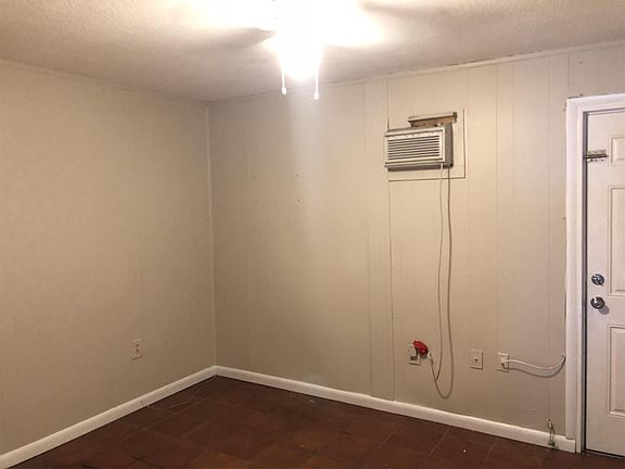 4th image of 1731 Grand Blvd