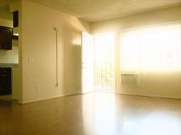 2nd image of 207 W Garfield Ave APT 5