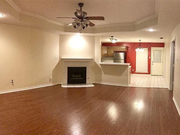 3rd image of 2111 Villa Dr