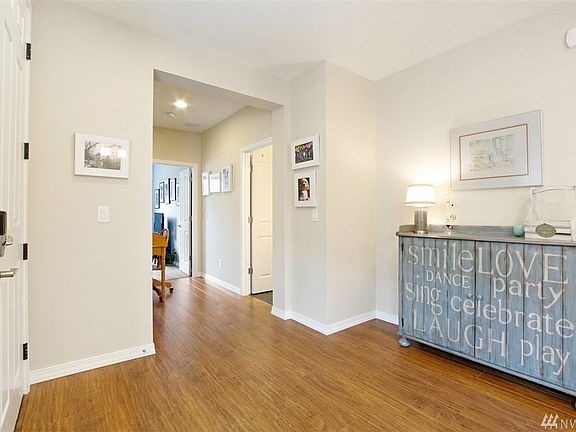 2nd image of 8420 Vashon Dr NE