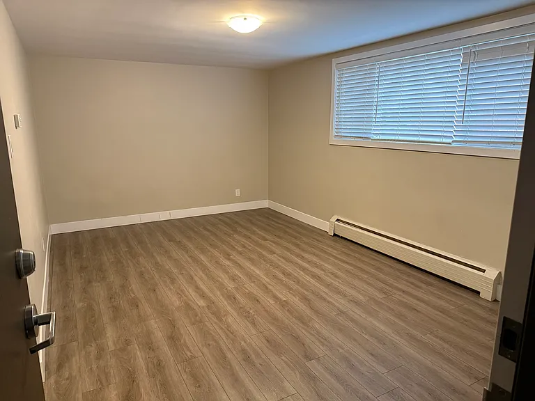 72 Barbara Cres — Photo 11