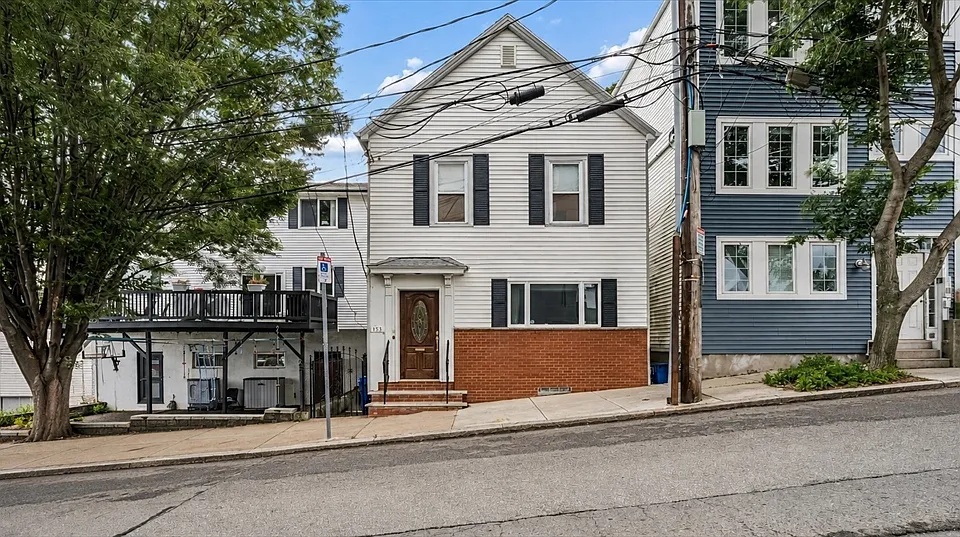 153 G St