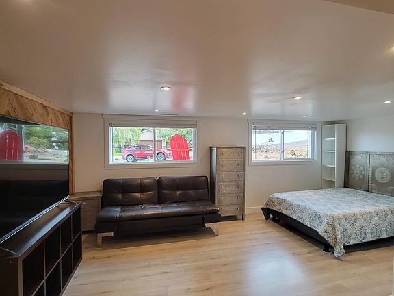 5th image of 3110 E Coronet Dr #2