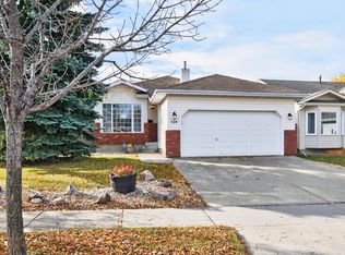 524 Rainbow Cres, Strathcona County, AB T8A5M8