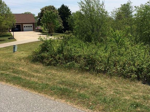 2nd image of 5008-5010 Grouse Ln
