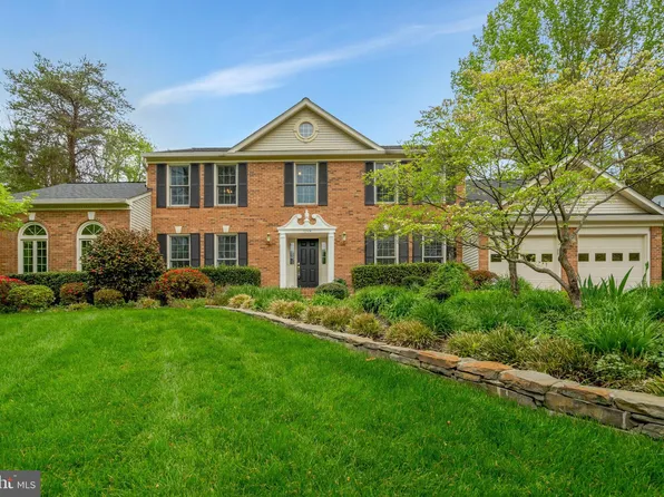 12104 Fairfax Hunt Rd, Fairfax, VA 22030