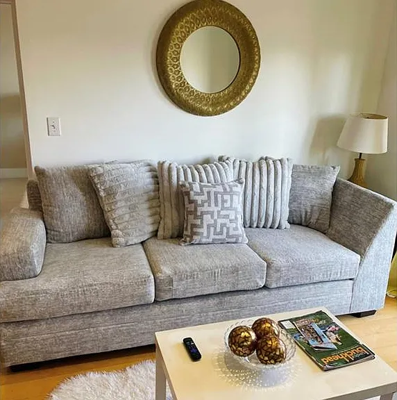 799 Hammond Dr — Photo 4