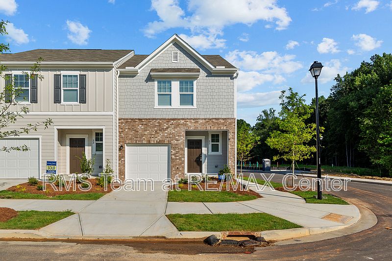 1st image of 31 Rydal Way
